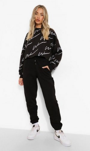 Чорна коротка толстовка з написами Woman 